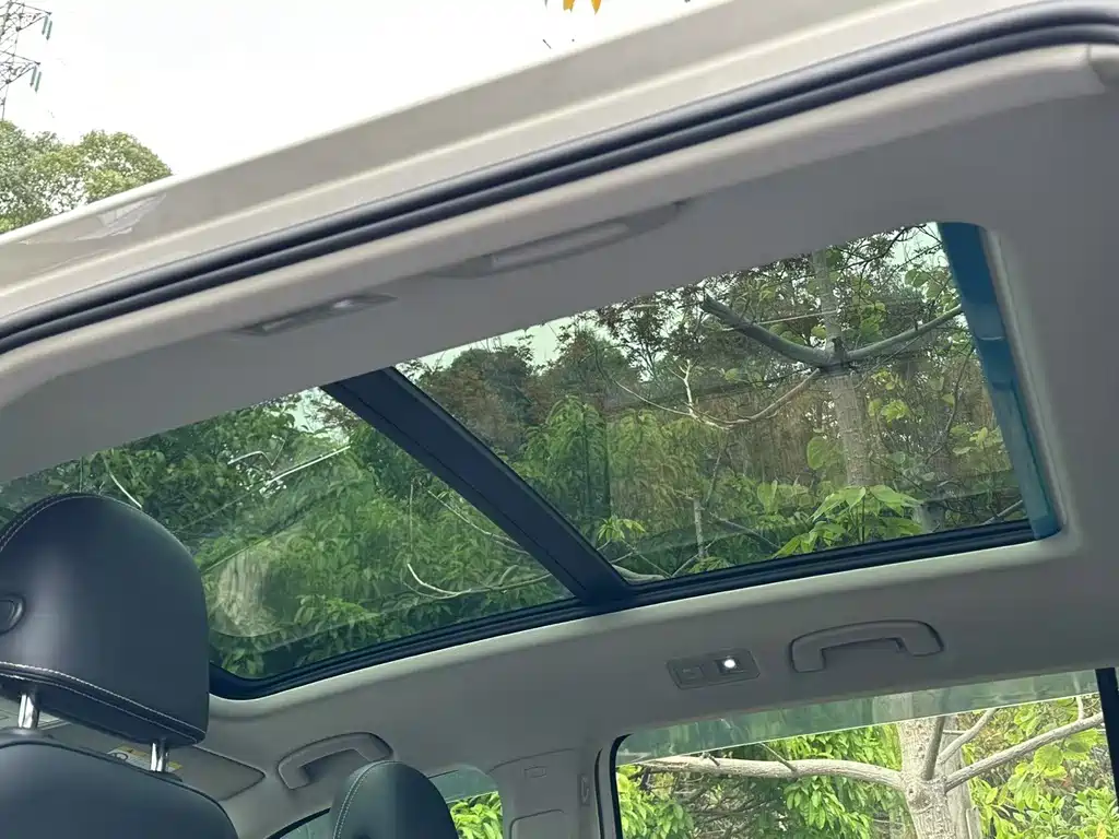 Volkswagen Tiguan L PHEV — миниатюра 14