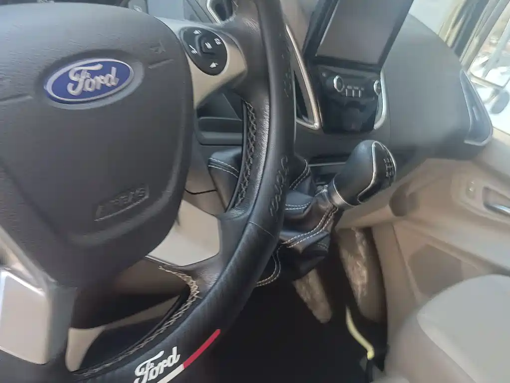 Ford Tourneo — миниатюра 9