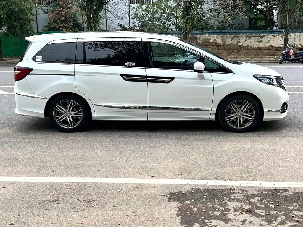 Honda Elysion — миниатюра 3