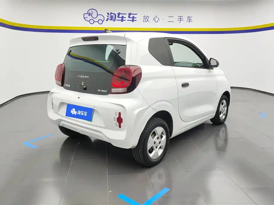 Roewe Clever 2021 302km мест