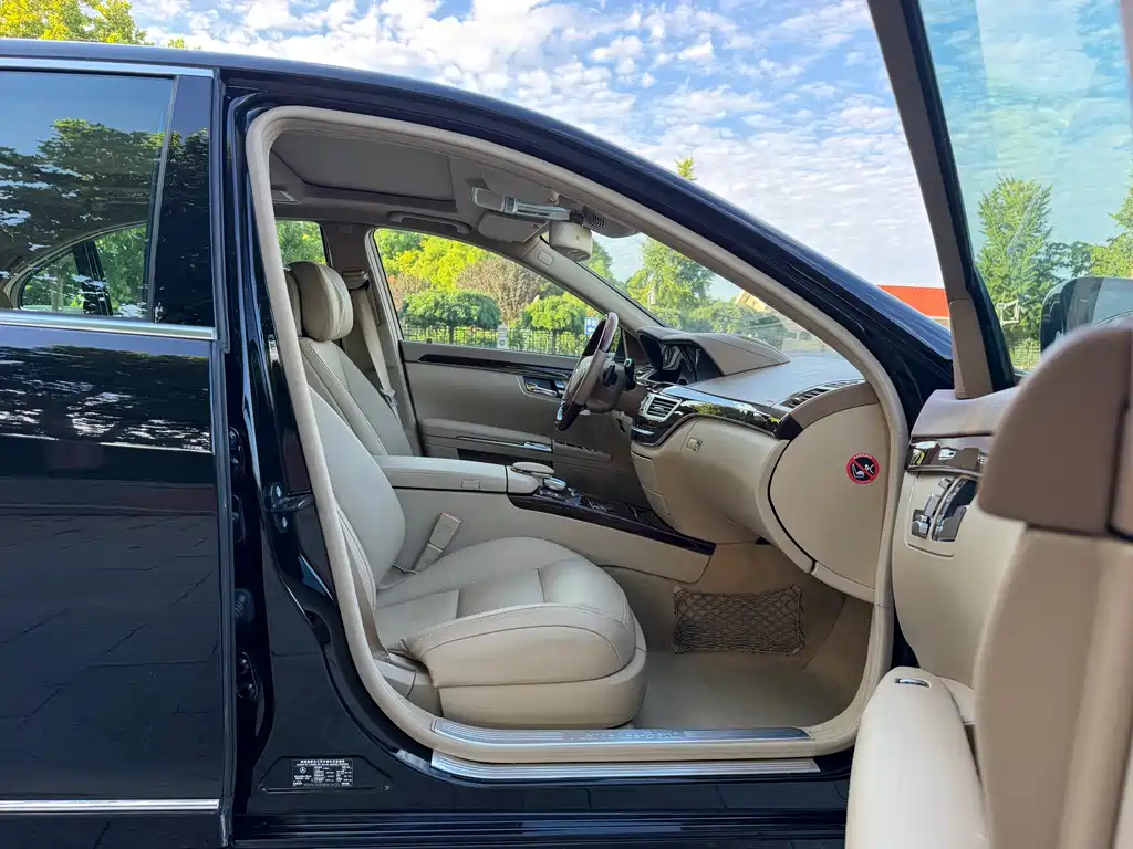 Mercedes-Benz S-Class — миниатюра 13