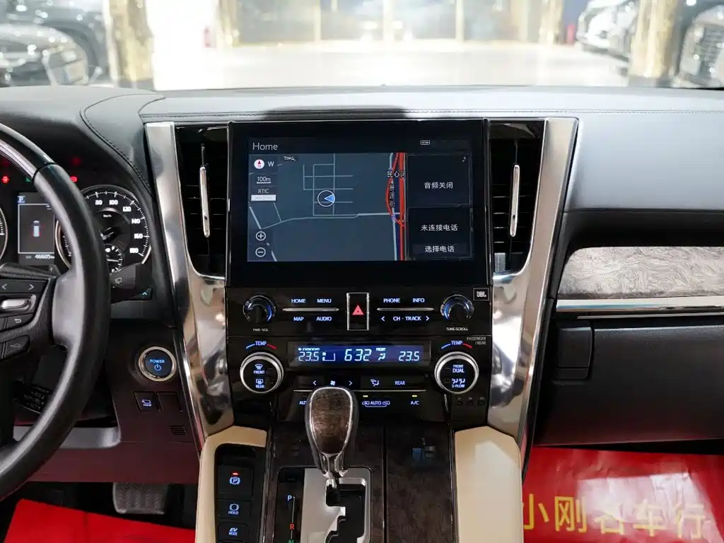 Toyota Vellfire — миниатюра 9
