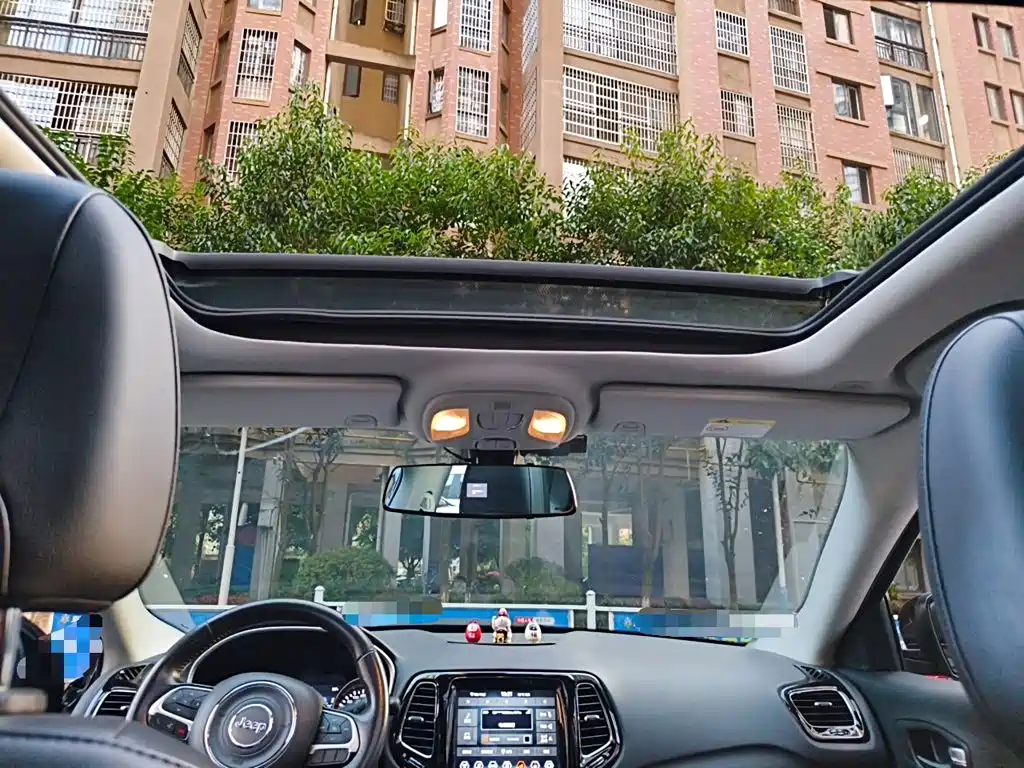 Jeep Compass — миниатюра 14