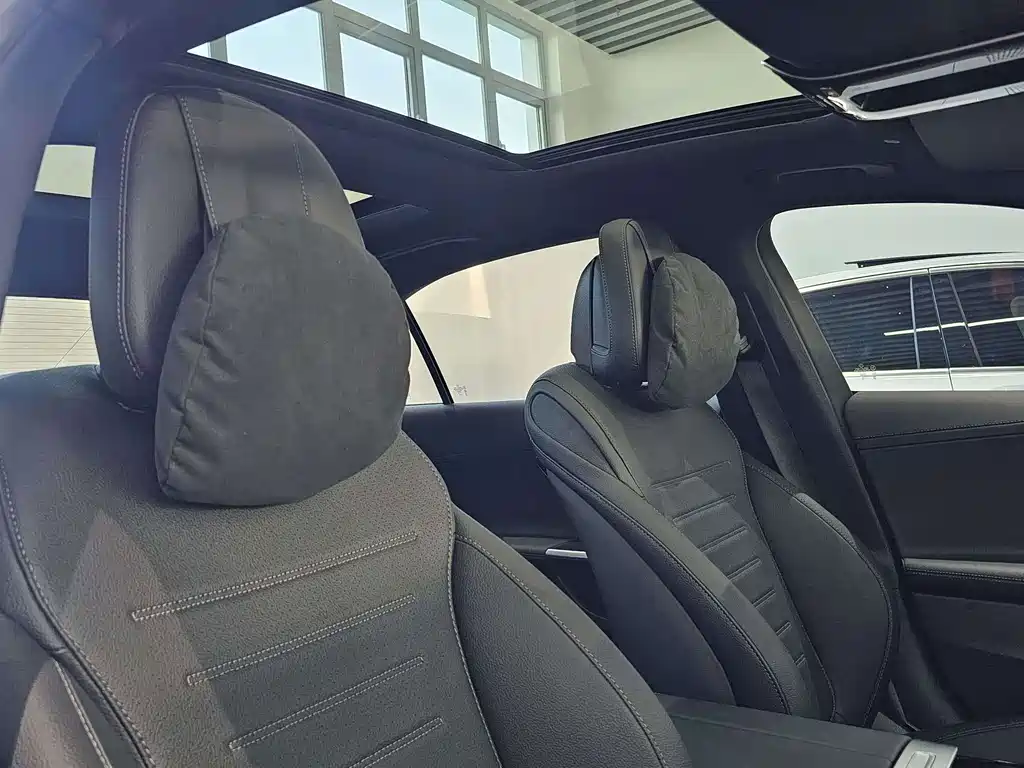 Mercedes-Benz C-Class — миниатюра 9