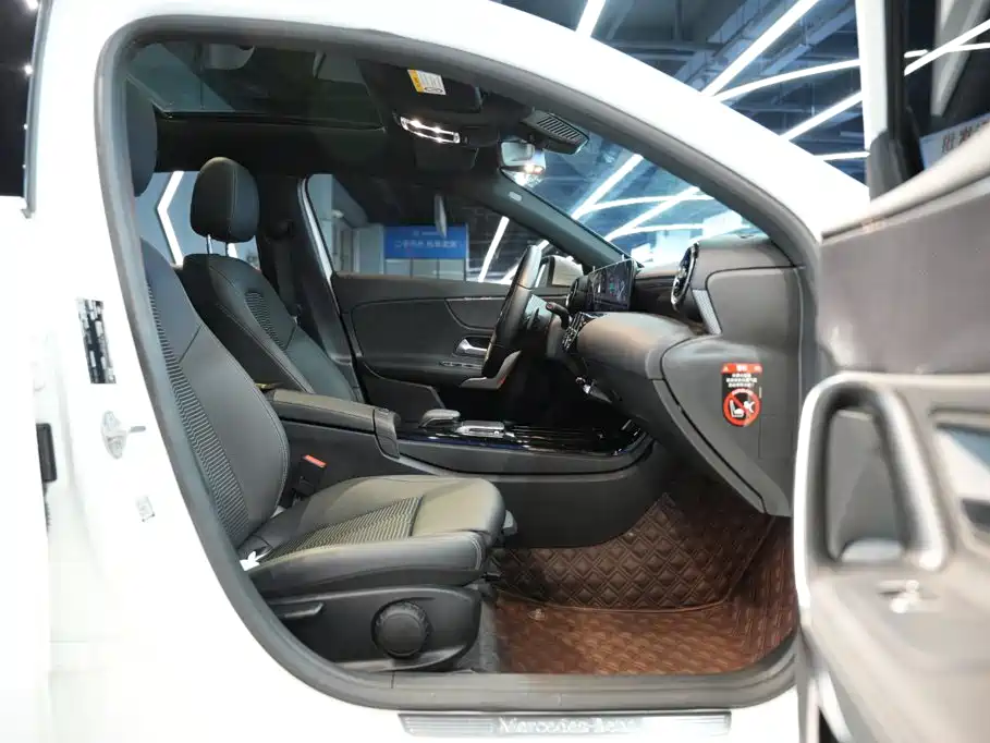 Mercedes-Benz A-Class (Import) — миниатюра 13