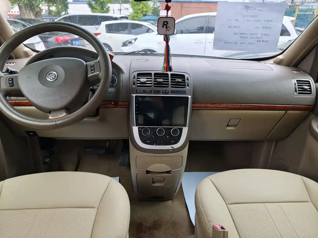 Buick GL8 2011 2.4L LT Executive