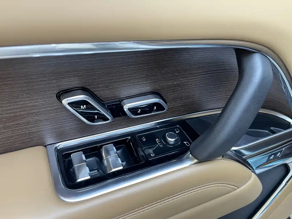 Land Rover Range Rover — миниатюра 16