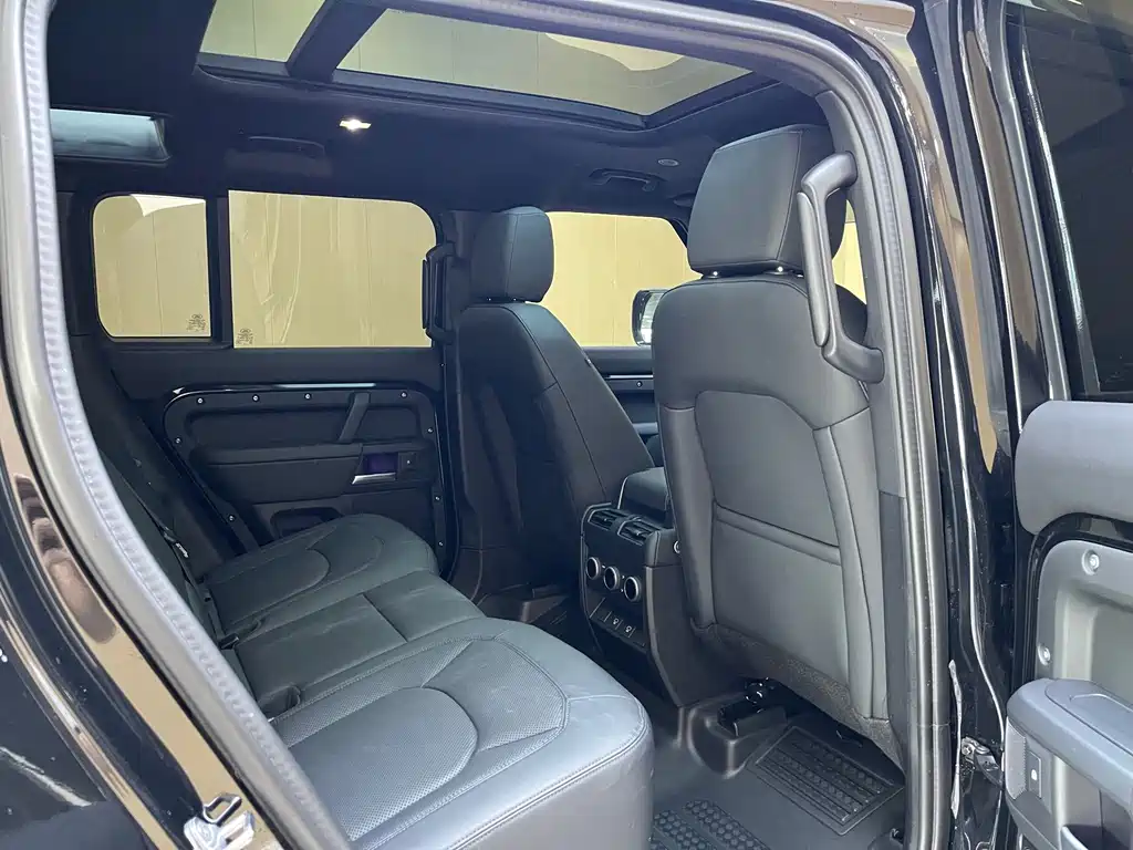 Land Rover Defender — миниатюра 15
