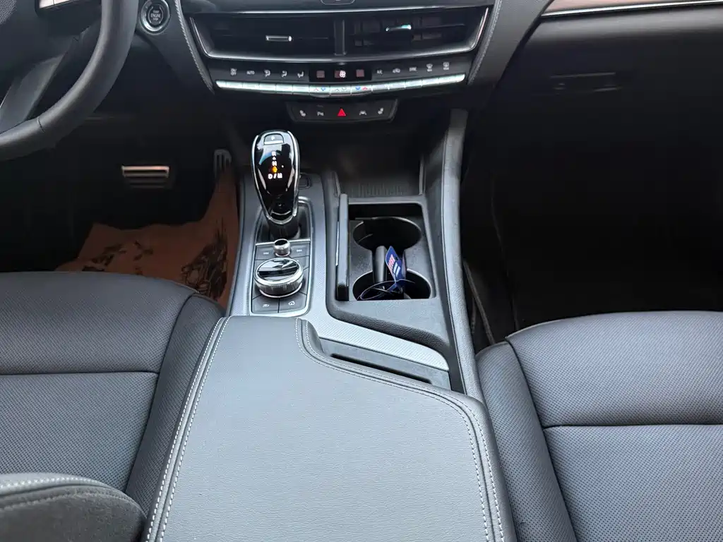 Cadillac CT5 — миниатюра 7