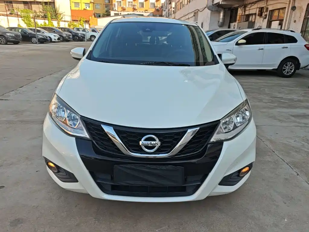 Nissan Tiida — миниатюра 3
