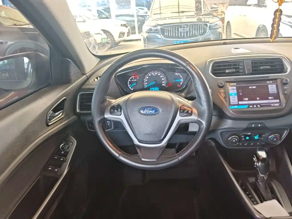 Ford Escort — миниатюра 11