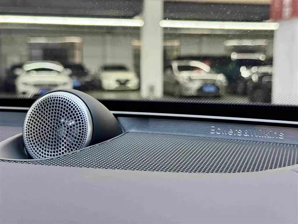Volvo XC90 — миниатюра 9