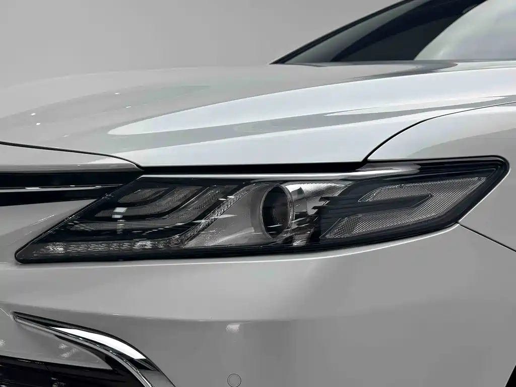 Toyota Camry 2023 2.0G Luxury
