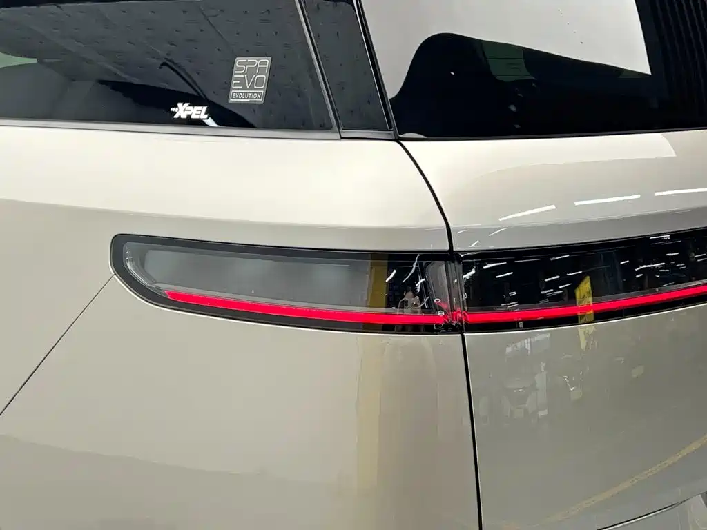 Lynk & Co 900 — миниатюра 10