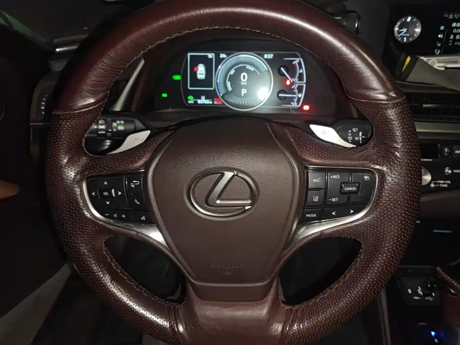 Lexus ES — миниатюра 15