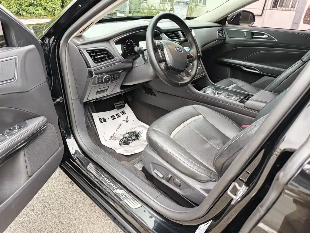 Ford Taurus — миниатюра 8