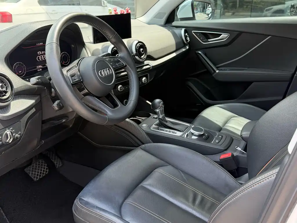 Audi Q2L 2022 35 TFSI Luxury