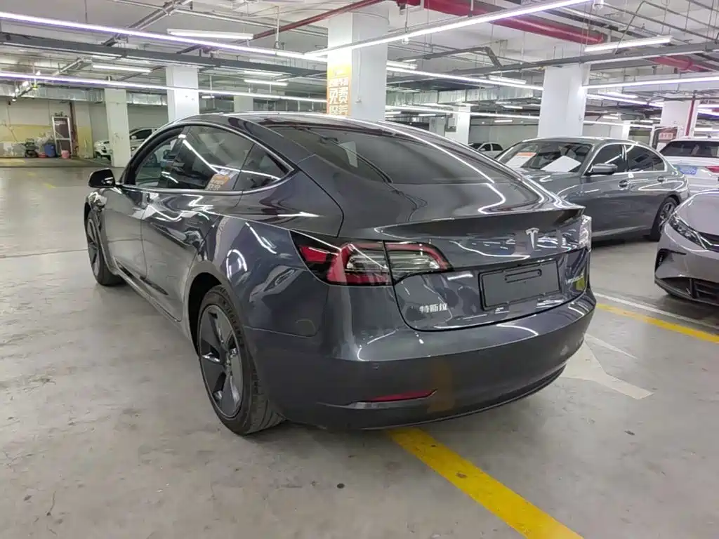 Tesla Model 3 — миниатюра 5