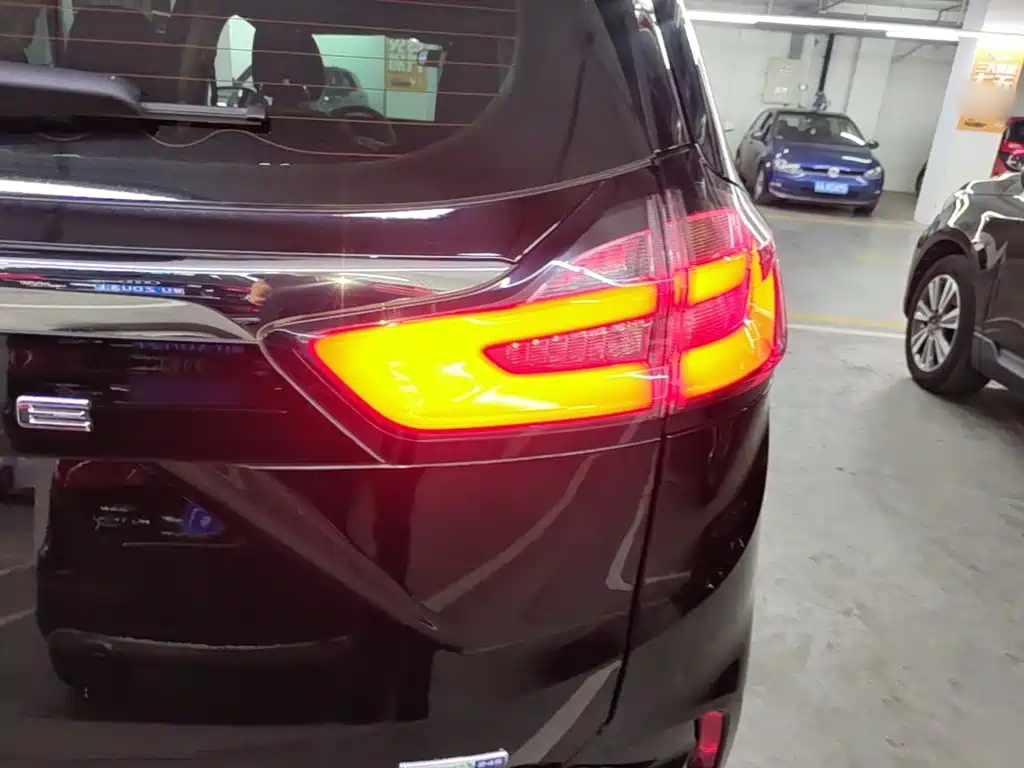 Ford Edge — миниатюра 8