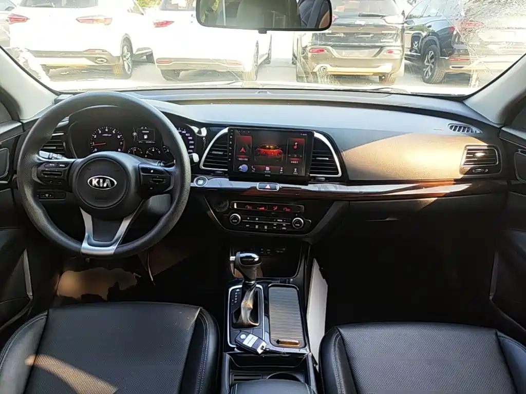 Kia K4 — миниатюра 10