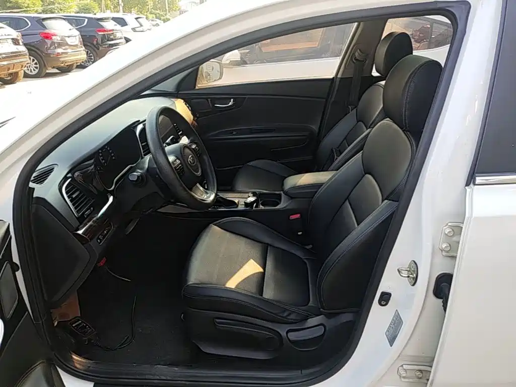 Kia K4 — миниатюра 15
