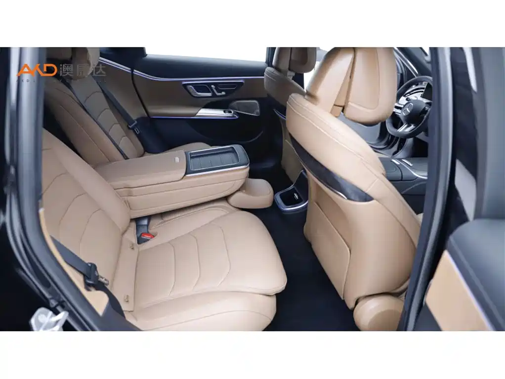 Mercedes-Benz E-Class — миниатюра 8
