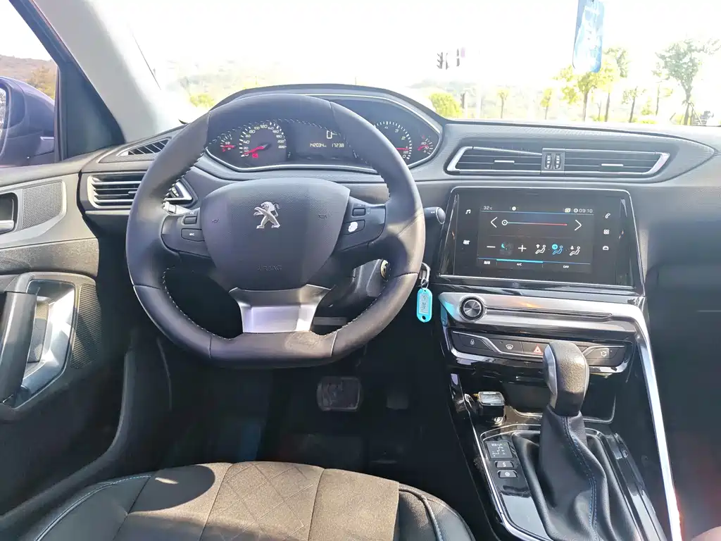 Peugeot 308 — миниатюра 13