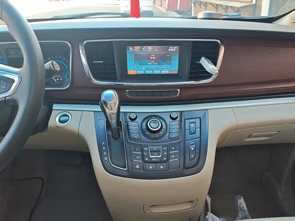 Buick GL8 — миниатюра 13
