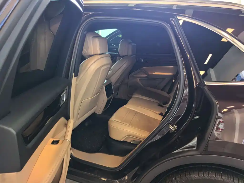 Porsche Cayenne — миниатюра 9