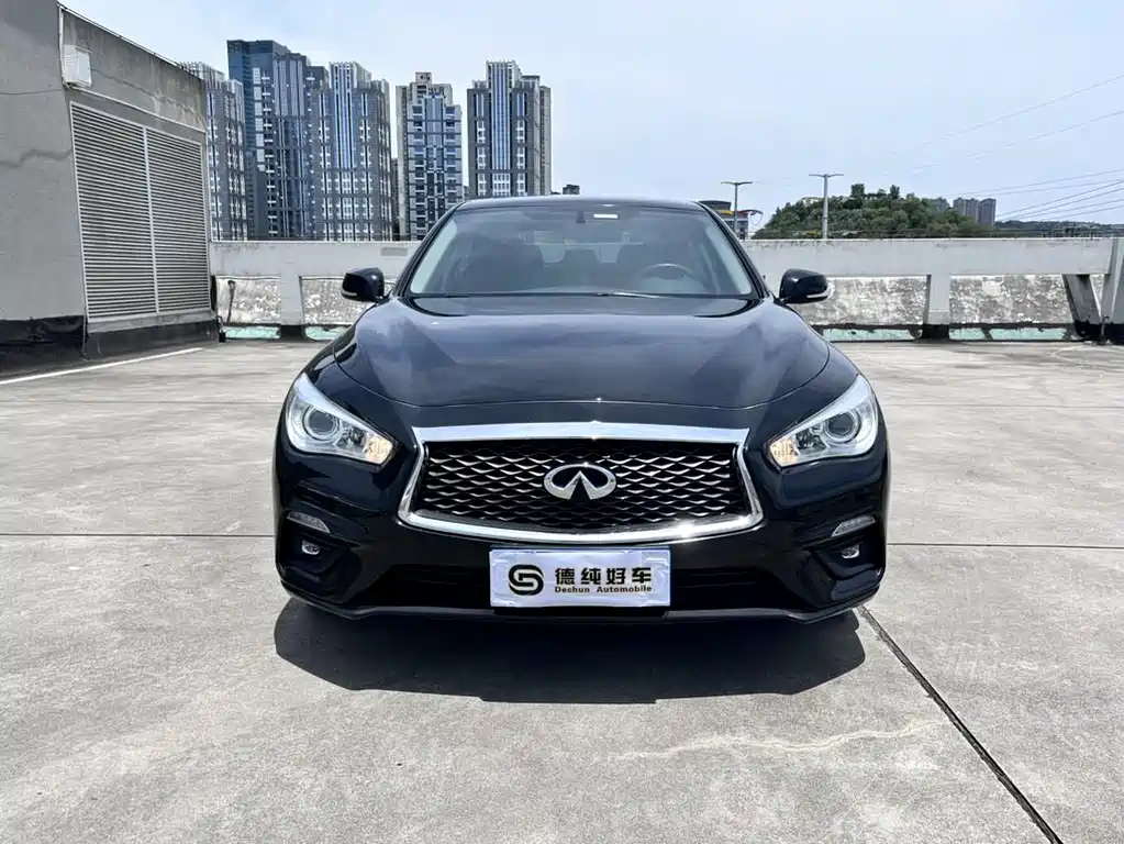 INFINITI Q50L