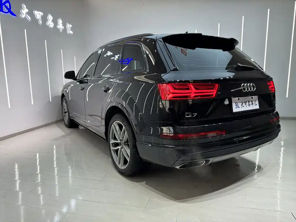 Audi Q7 2019 55 TFSI S line Sport