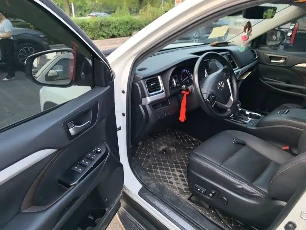 Toyota Highlander — миниатюра 14