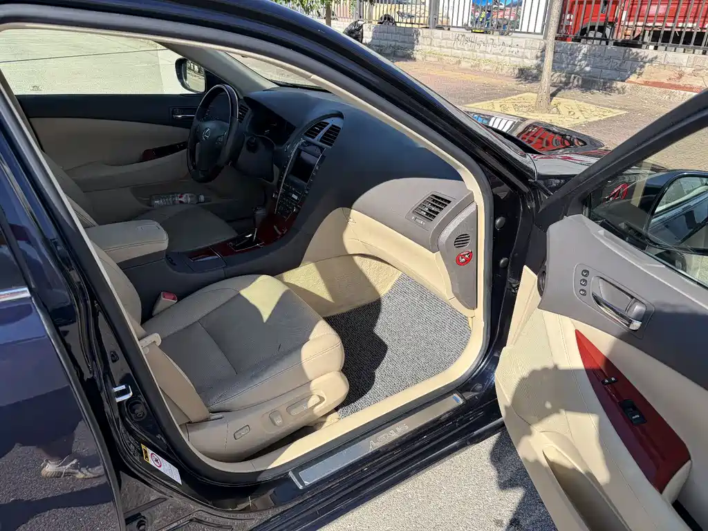 Lexus ES — миниатюра 9