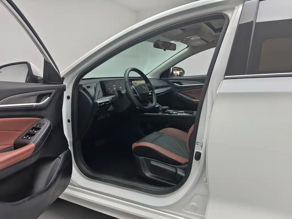 Changan Eado — миниатюра 10
