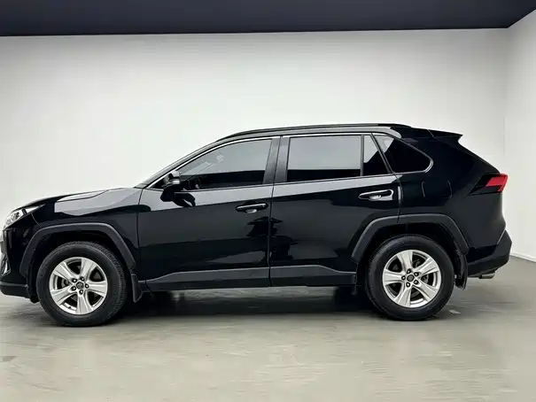 Toyota RAV4 — миниатюра 3
