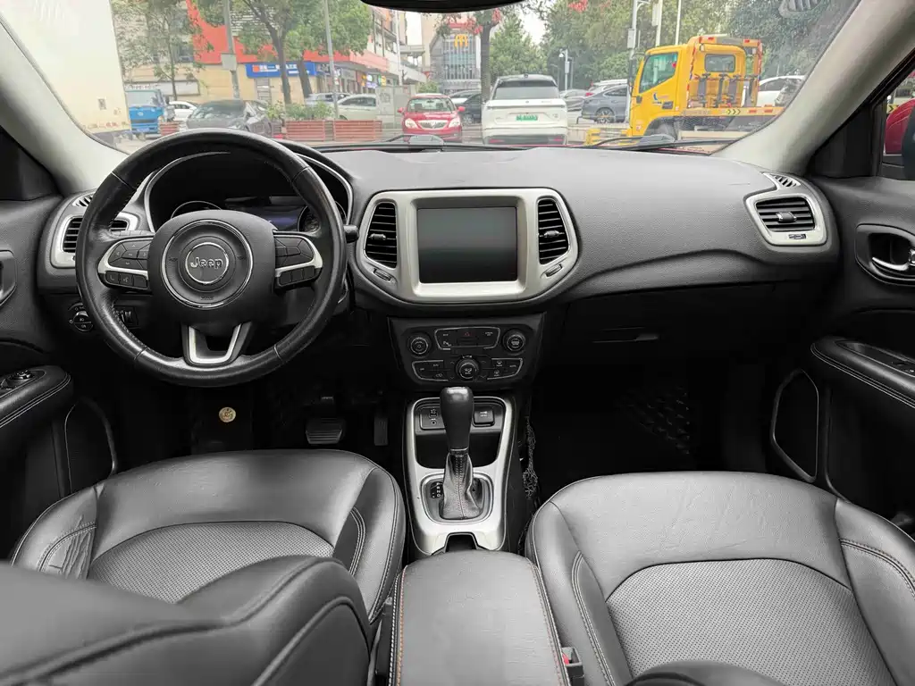 Jeep Compass — миниатюра 9