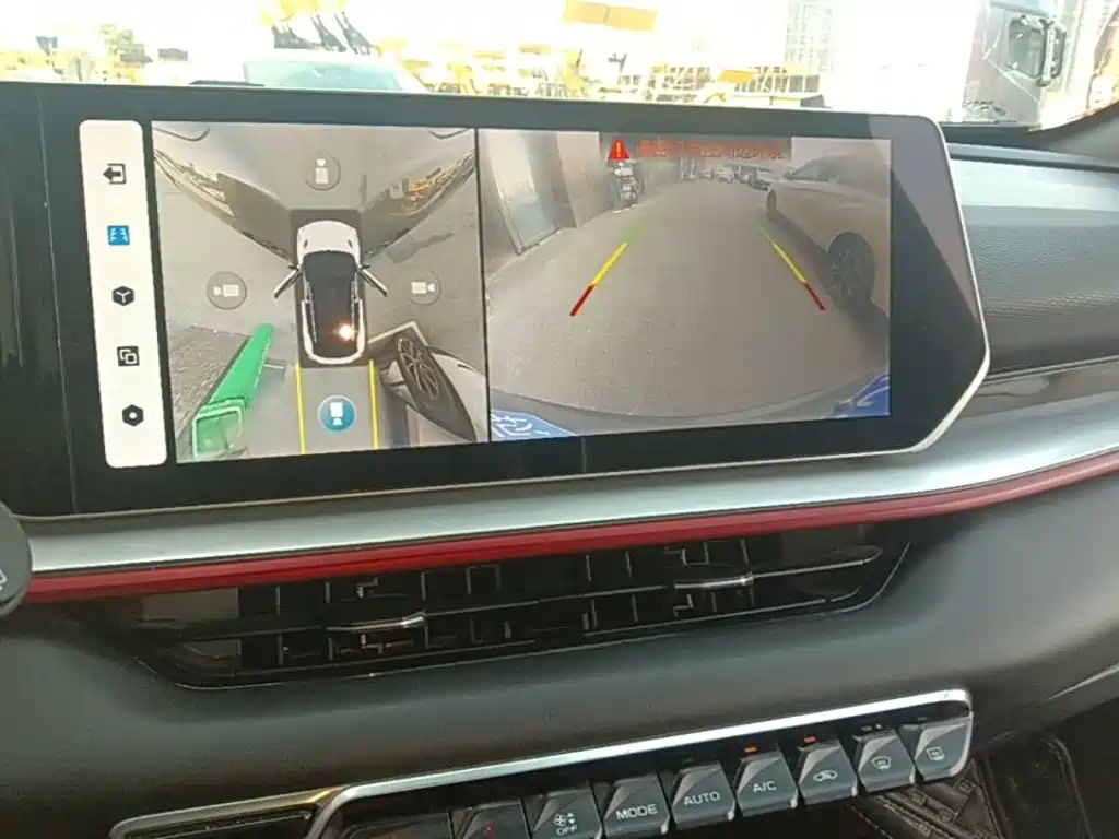 Geely Binyue — миниатюра 13