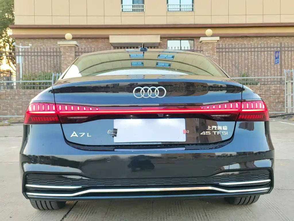 Audi A7L 2024 45 TFSI Luxury