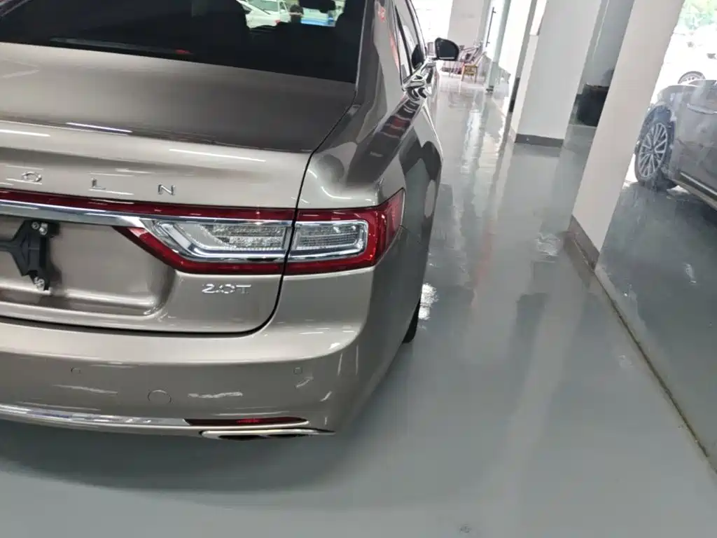 Lincoln Continental — миниатюра 8