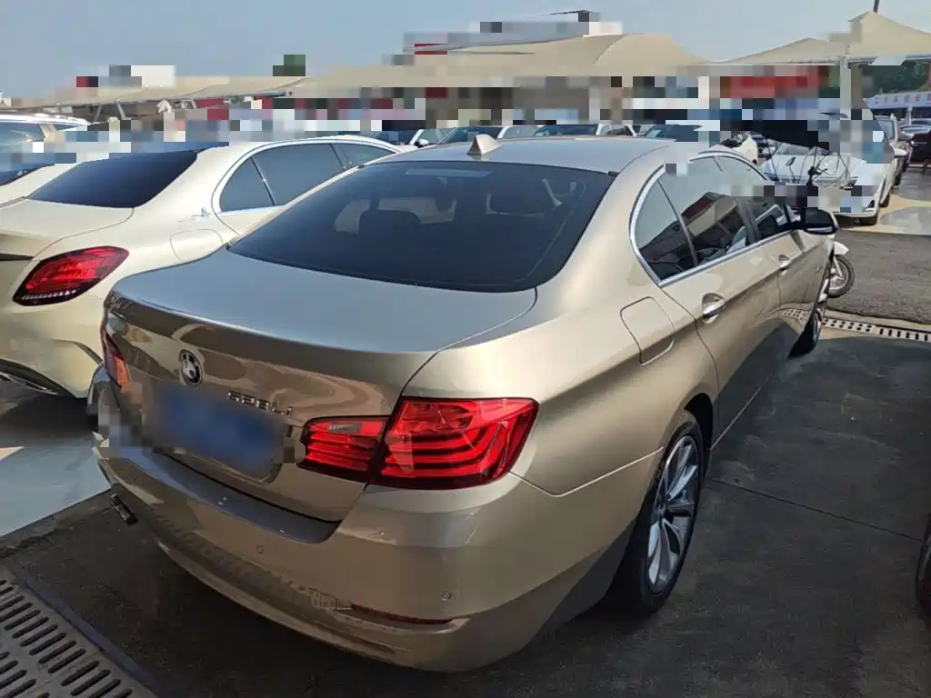 BMW 5 Series — миниатюра 7