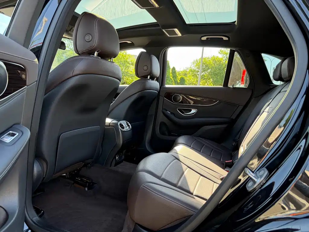 Mercedes-Benz GLC 2019 GLC 260 4MATIC Luxury