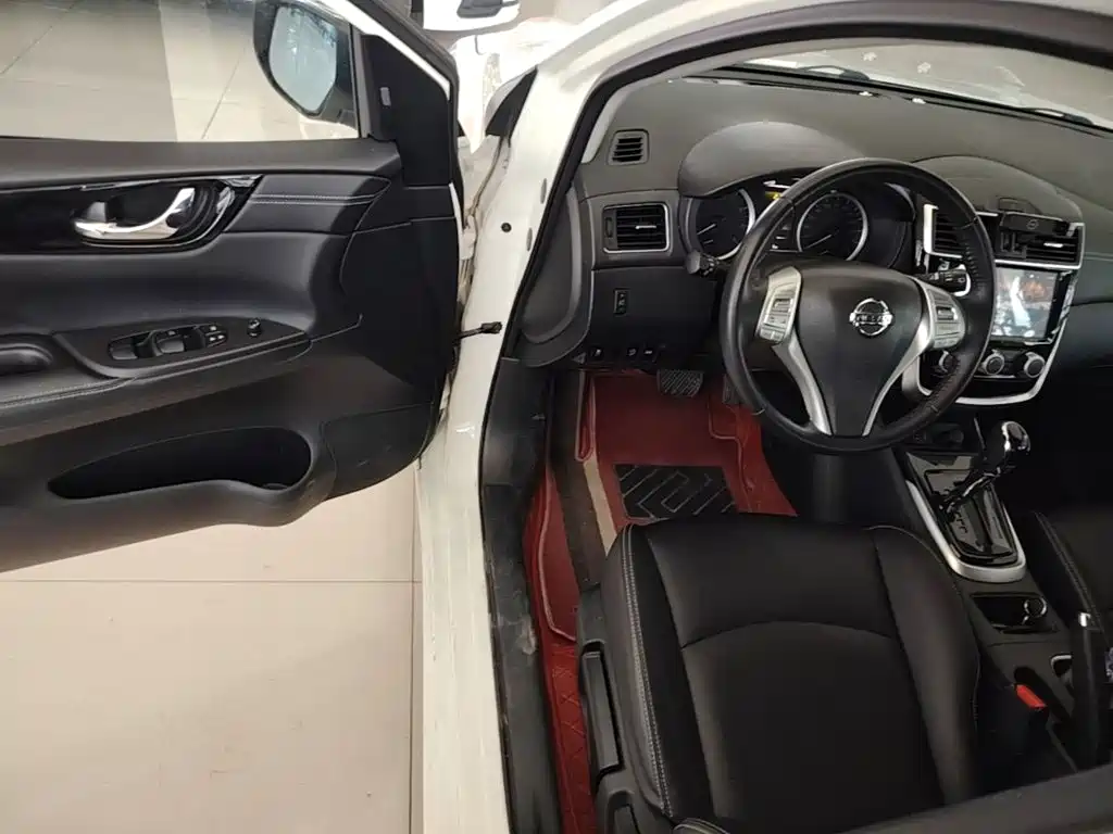 Nissan Tiida — миниатюра 16