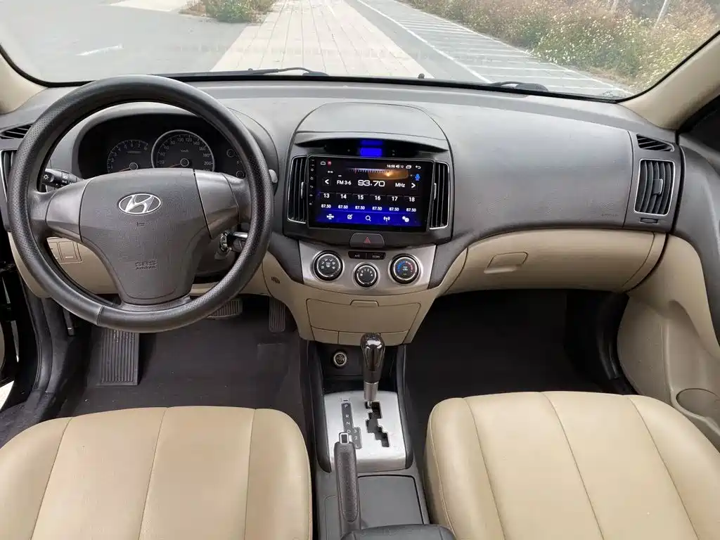 Hyundai Elantra — миниатюра 6