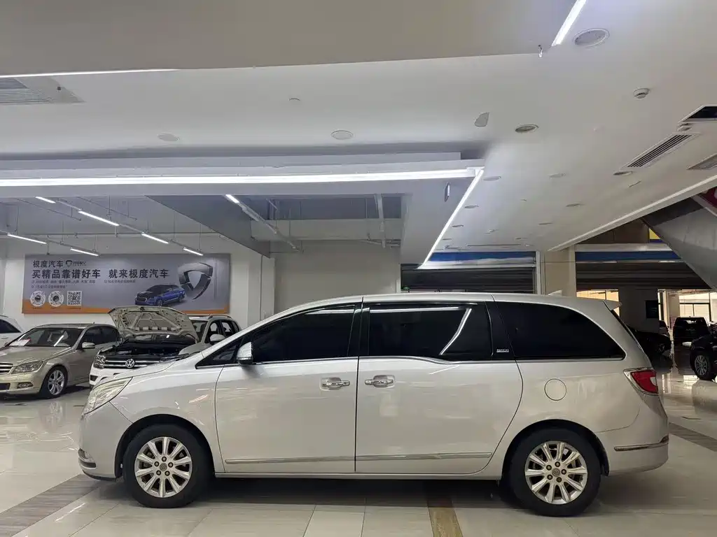 Buick GL8 — миниатюра 5