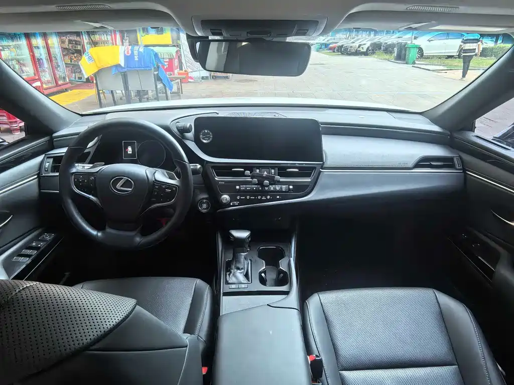 Lexus ES — миниатюра 6