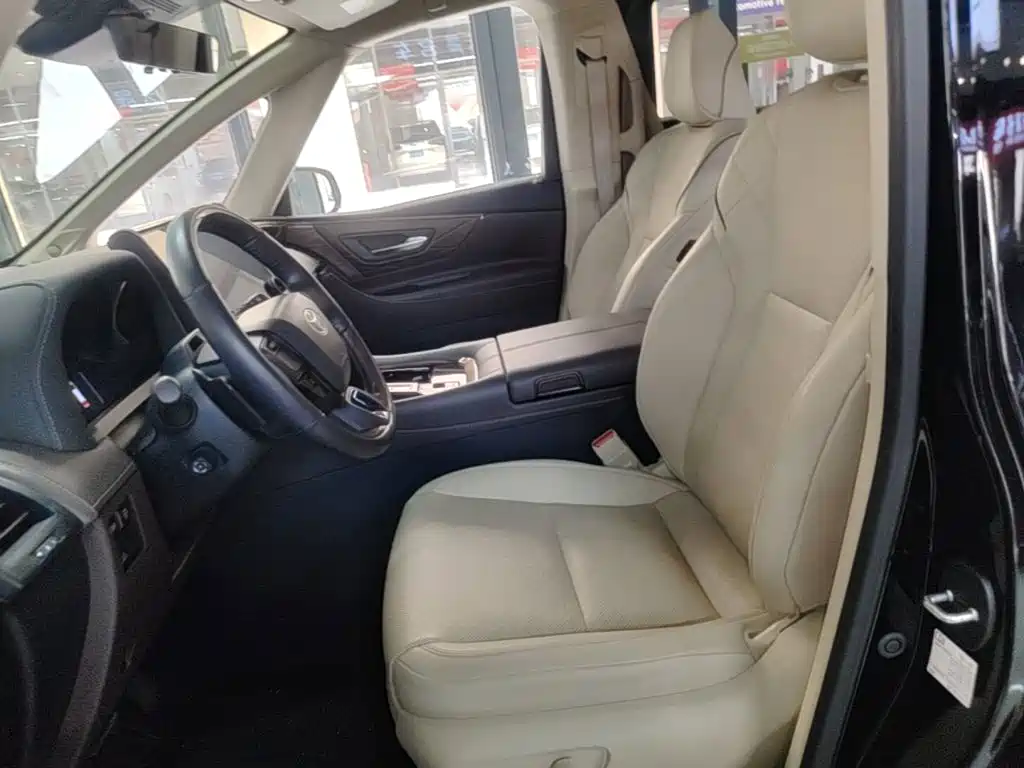 Toyota Alphard — миниатюра 15
