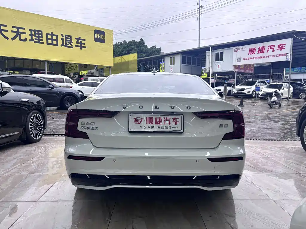 Volvo S60 2025 B5 Sport