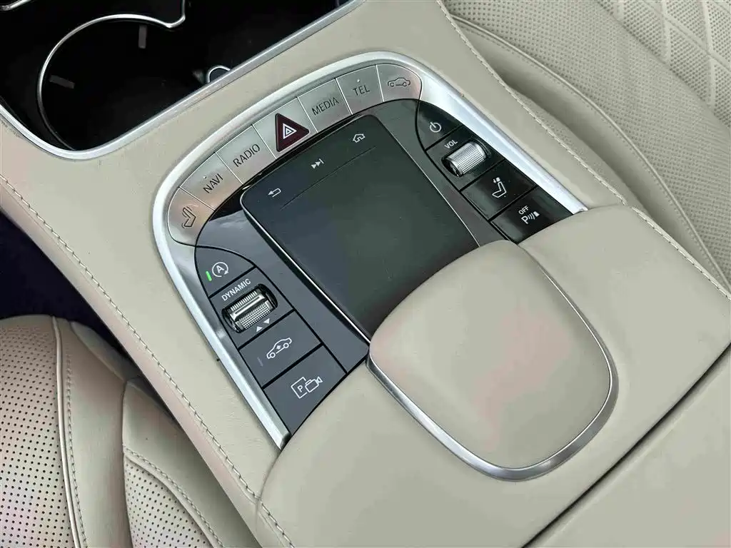 Mercedes-Benz S-Class — миниатюра 6