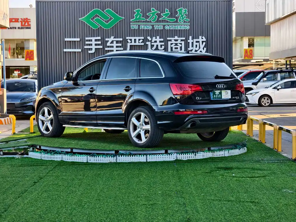 Audi Q7 — миниатюра 21