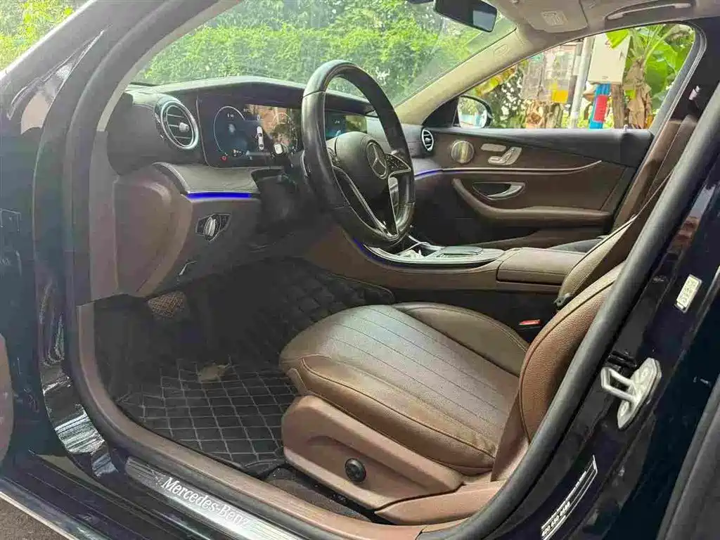 Mercedes-Benz E-Class — миниатюра 4